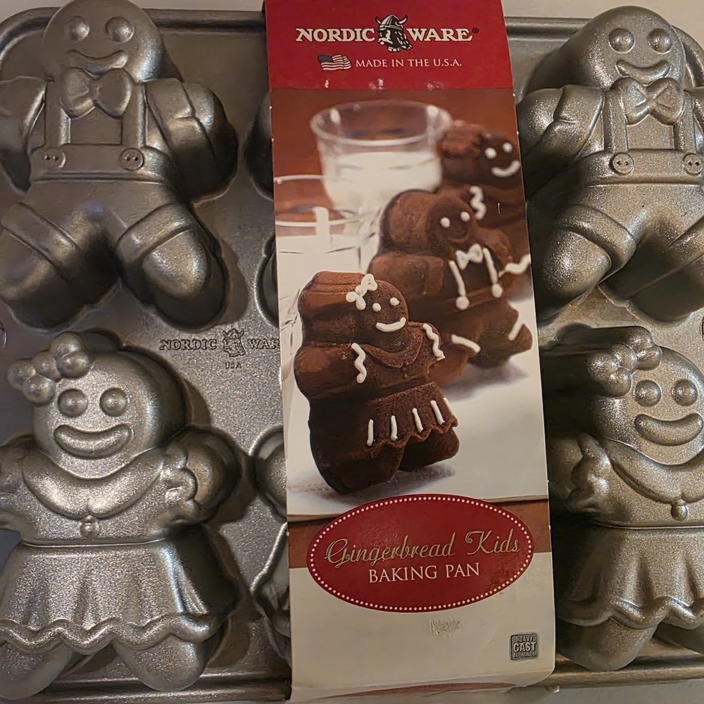 Nordic Ware Silver Gingerbread Kids Pan Also Comes With VMI Brand Cake Pan - Picture 5 of 13
